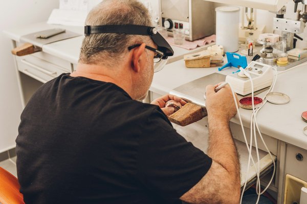 Comment devenir un chef de projet spécialisé en construction de maisons écologiques ?